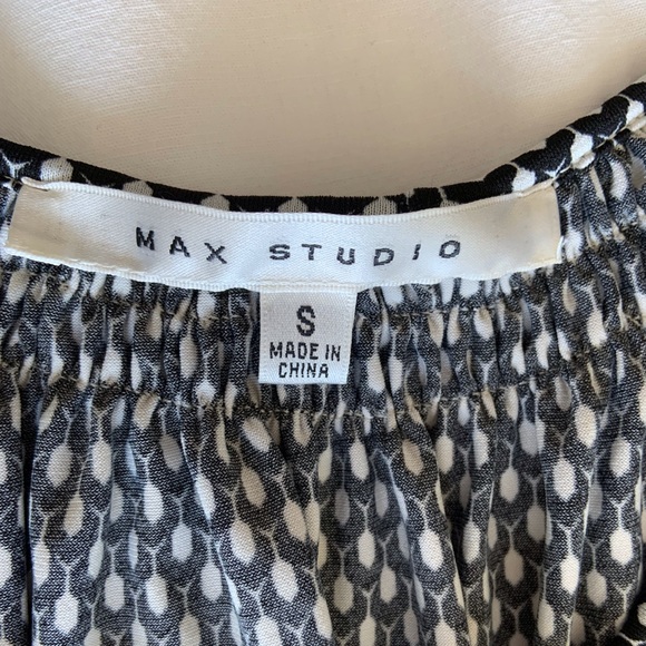 Black and White Cap Sleeve Blouse - Picture 2 of 3